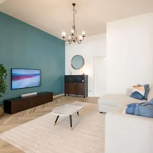  Appartement Beautiful Renovated In An Authentic Building
